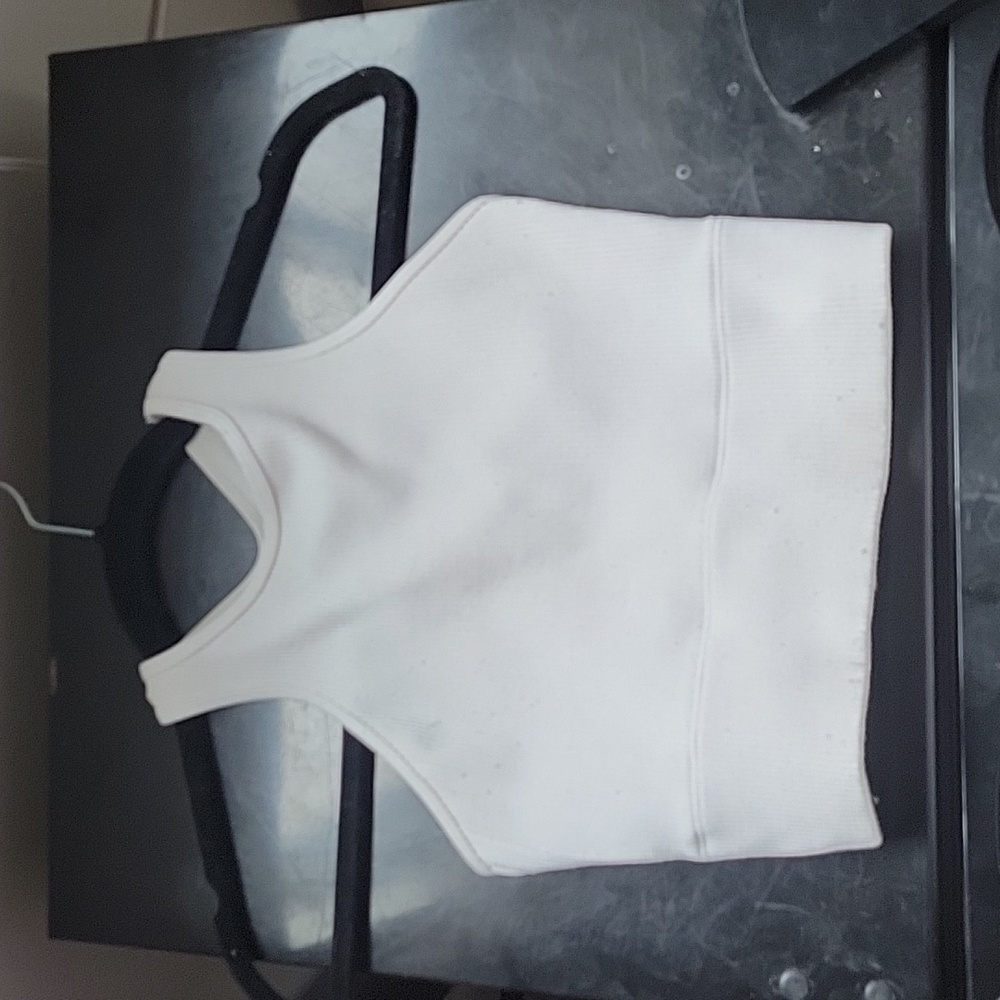 White ribbed crop tank